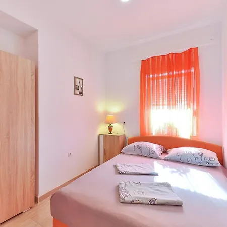 By The Sea - 20037 Zara