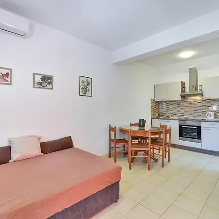 By The Sea - 20037 アパート